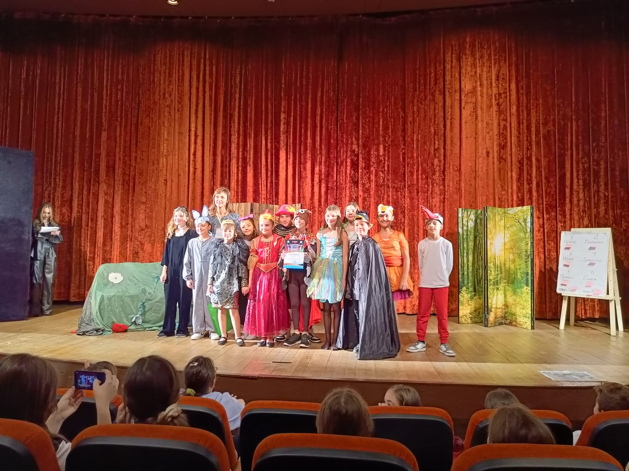 8-ми Международен театрален фестивал „Звезди на сцената“ във Варна