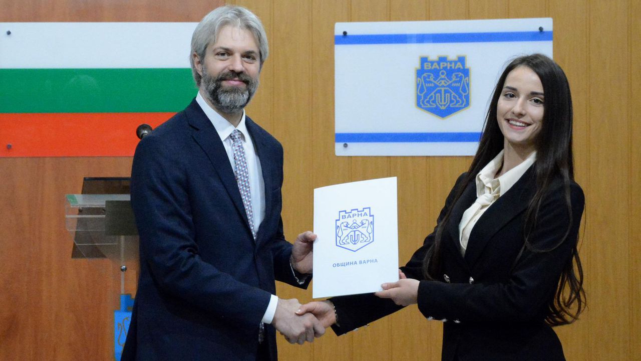 Кметът отличи най-изявените студенти на Варна за 2025 г.